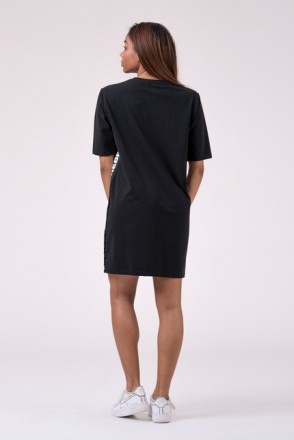 Спортивное платье свободного кроя Nebbia Playful Restday Oversized Dress Black
