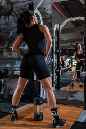 Спортивный однотонный топ Nebbia More Than Basic! Cropped Singlet
